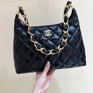 Classic CHANEL Bag: A Stylish and Versatile Choice for Elegance